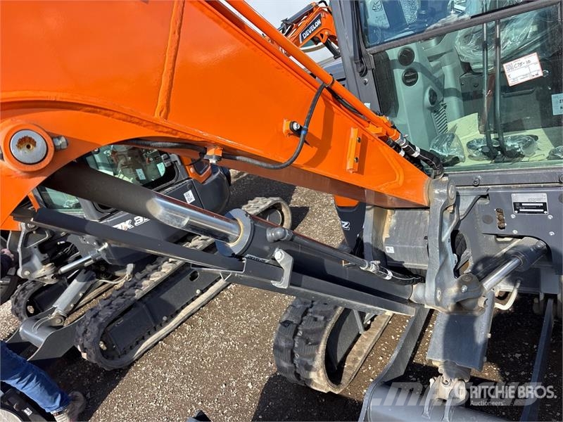 Develon DX35Z-7 Mini bagri <7t