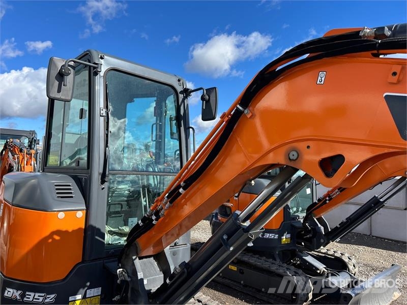 Develon DX35Z-7 Mini bagri <7t