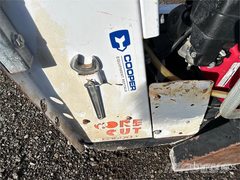 Diamond CC1800XL Walk-Behind Saw Fűrészgépek