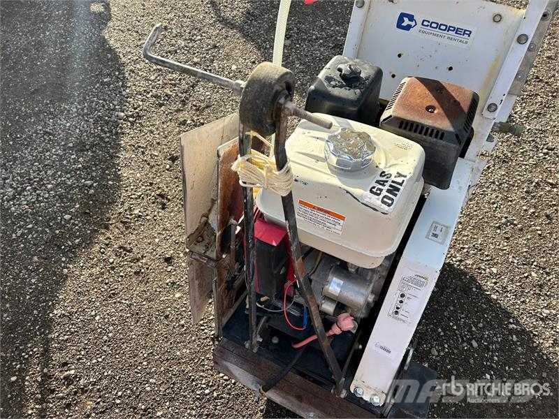 Diamond CC1800XL Walk-Behind Saw Fűrészgépek