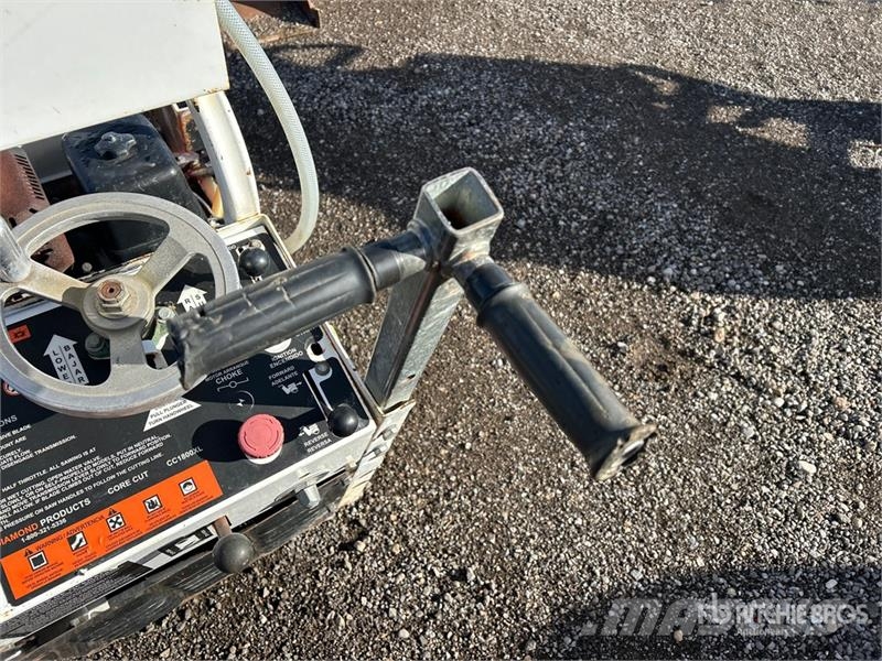Diamond CC1800XL Walk-Behind Saw Fűrészgépek