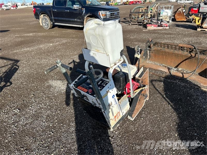 Diamond CC1800XL Walk-Behind Saw Fűrészgépek
