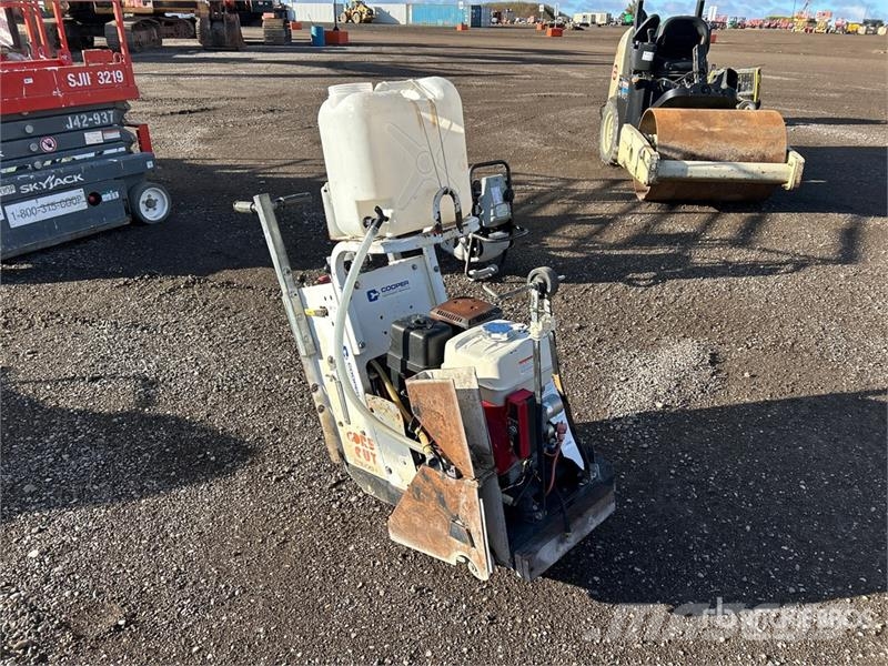 Diamond CC1800XL Walk-Behind Saw Fűrészgépek
