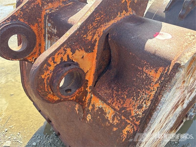 Digging 40 in Excavator Bucket Kanalak