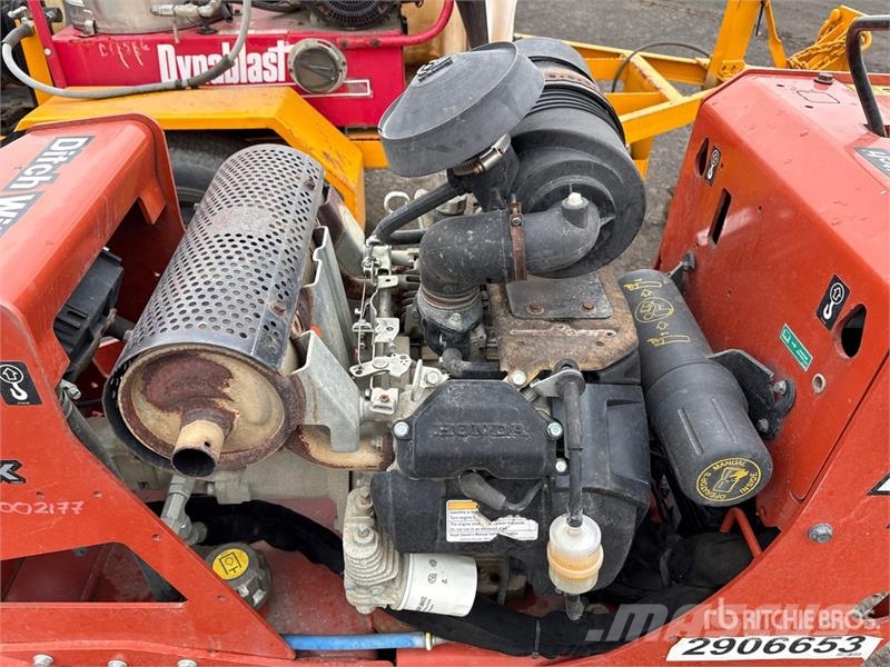 Ditch Witch C24X Pinnaselõikurid