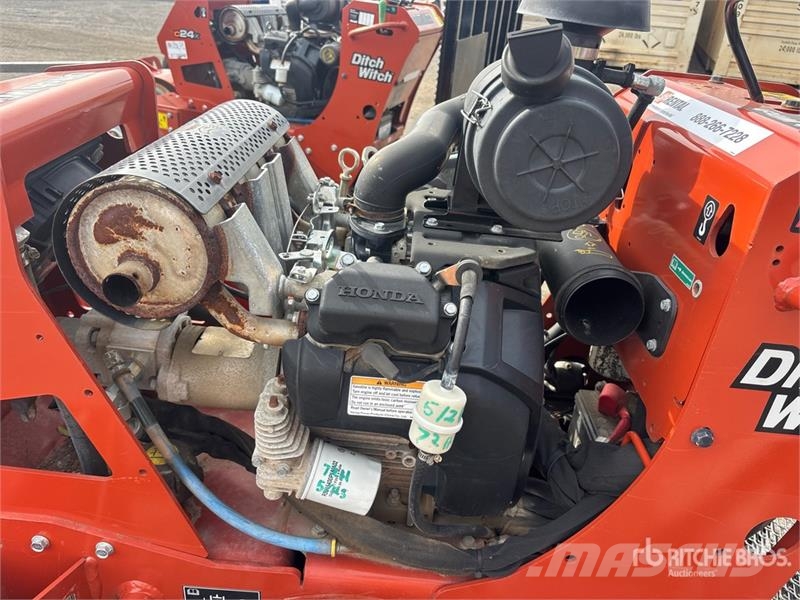 Ditch Witch C24X トレンチャー