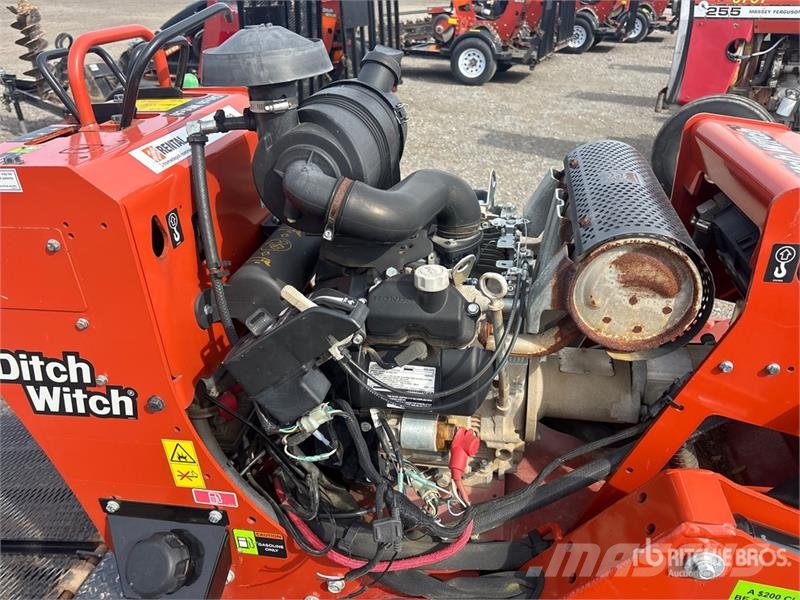 Ditch Witch C24X トレンチャー