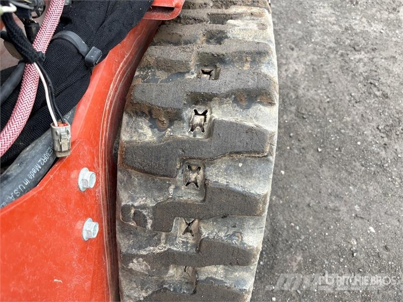 Ditch Witch C24X Pinnaselõikurid