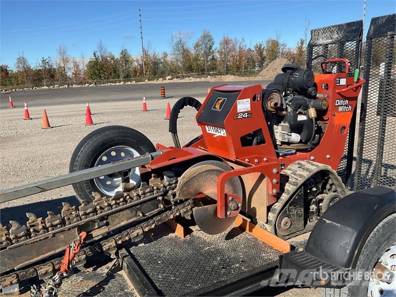 Ditch Witch C24X Pinnaselõikurid