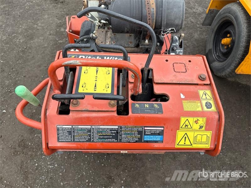 Ditch Witch C24X Pinnaselõikurid