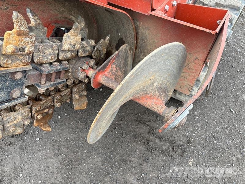 Ditch Witch C24X Pinnaselõikurid