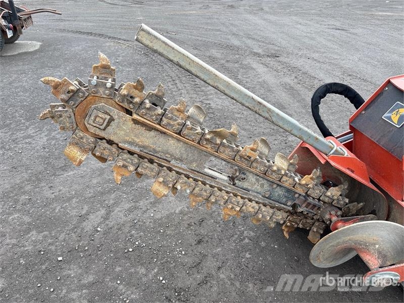 Ditch Witch C24X Pinnaselõikurid