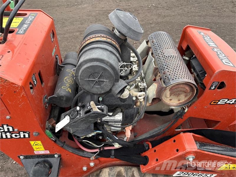 Ditch Witch C24X Pinnaselõikurid