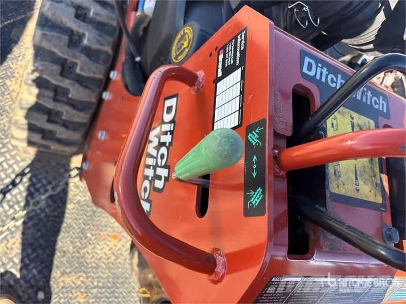 Ditch Witch C24X Pinnaselõikurid