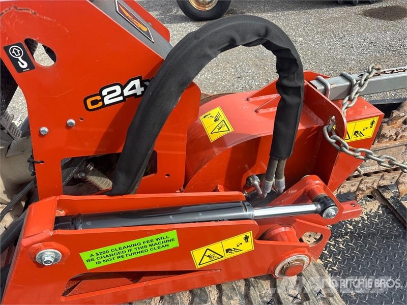 Ditch Witch C24X トレンチャー