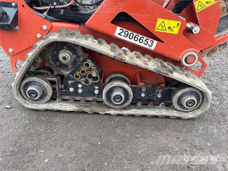 Ditch Witch C24X Pinnaselõikurid
