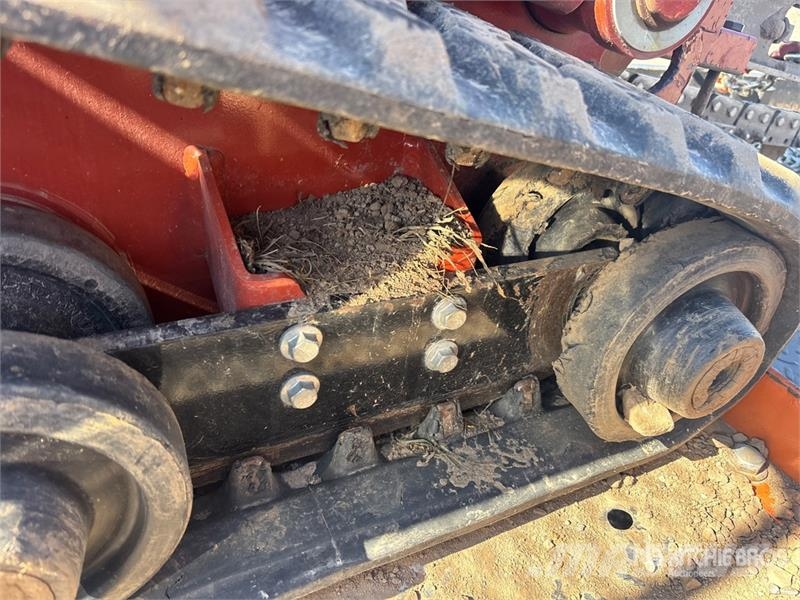 Ditch Witch C24X Pinnaselõikurid