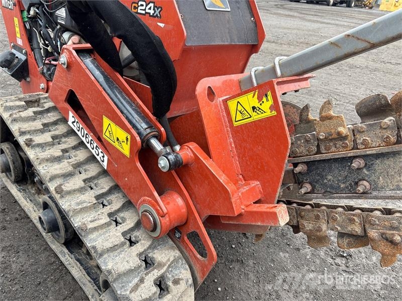 Ditch Witch C24X Pinnaselõikurid
