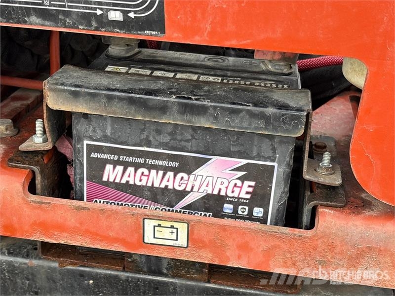 Ditch Witch C24X Pinnaselõikurid