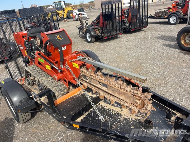 Ditch Witch C24X トレンチャー