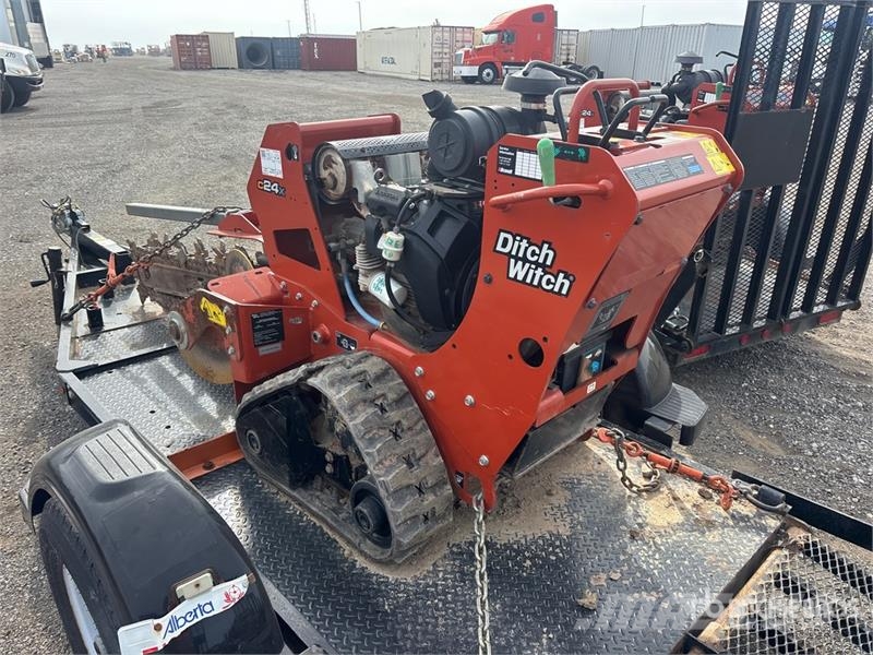 Ditch Witch C24X トレンチャー
