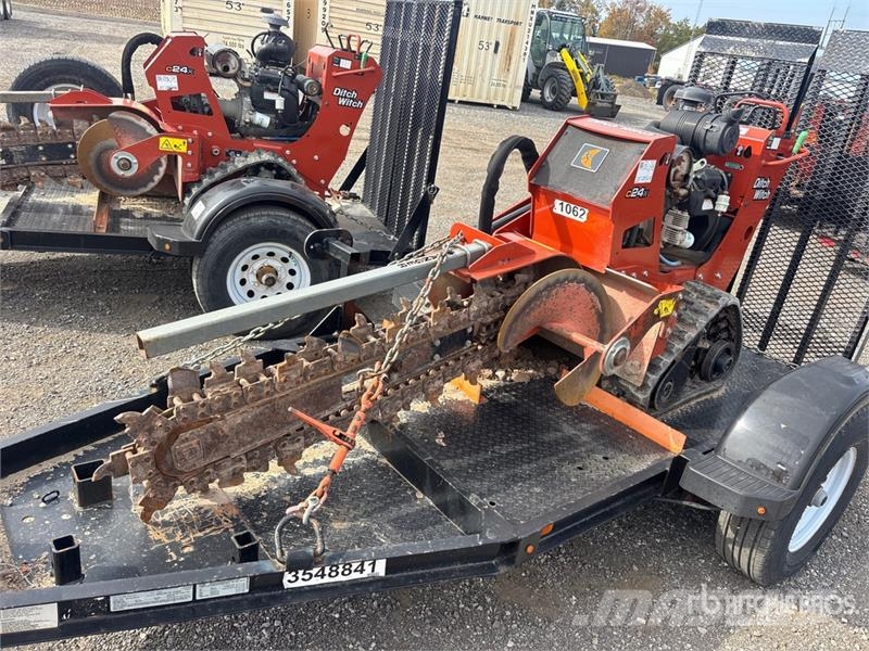 Ditch Witch C24X トレンチャー