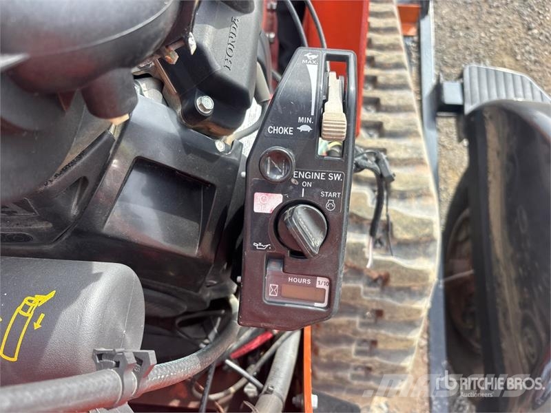 Ditch Witch C24X トレンチャー