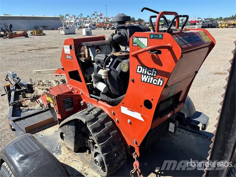 Ditch Witch C24X Freze za kopanje jarkov Trenčerji