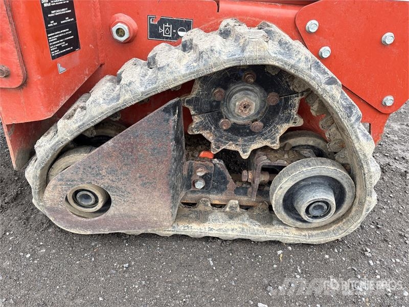 Ditch Witch C24X Pinnaselõikurid