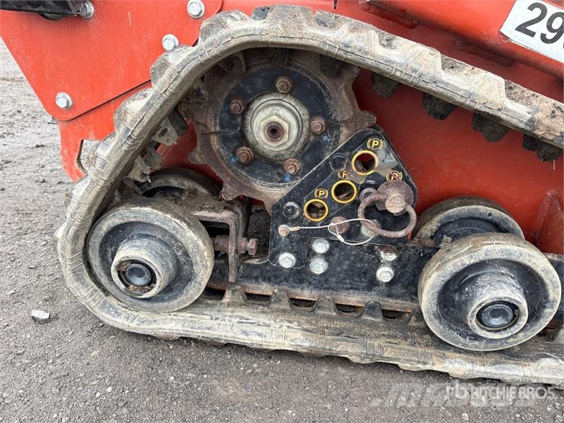 Ditch Witch C24X Pinnaselõikurid