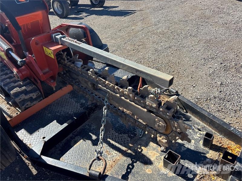 Ditch Witch C24X Pinnaselõikurid