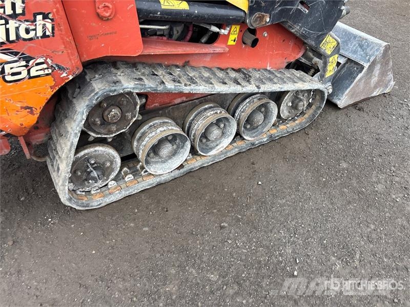 Ditch Witch SK752 Krautuvai su šoniniu pasukimu