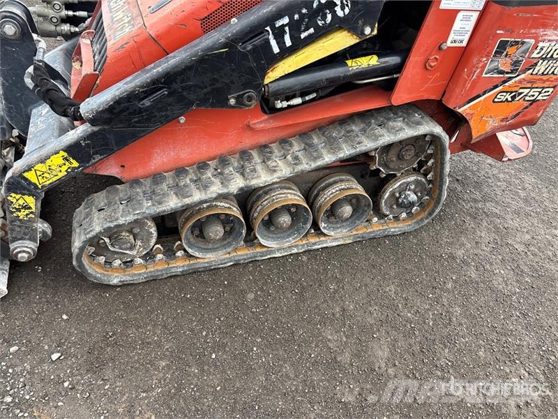 Ditch Witch SK752 Krautuvai su šoniniu pasukimu