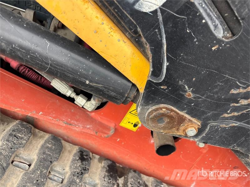 Ditch Witch SK752 Krautuvai su šoniniu pasukimu