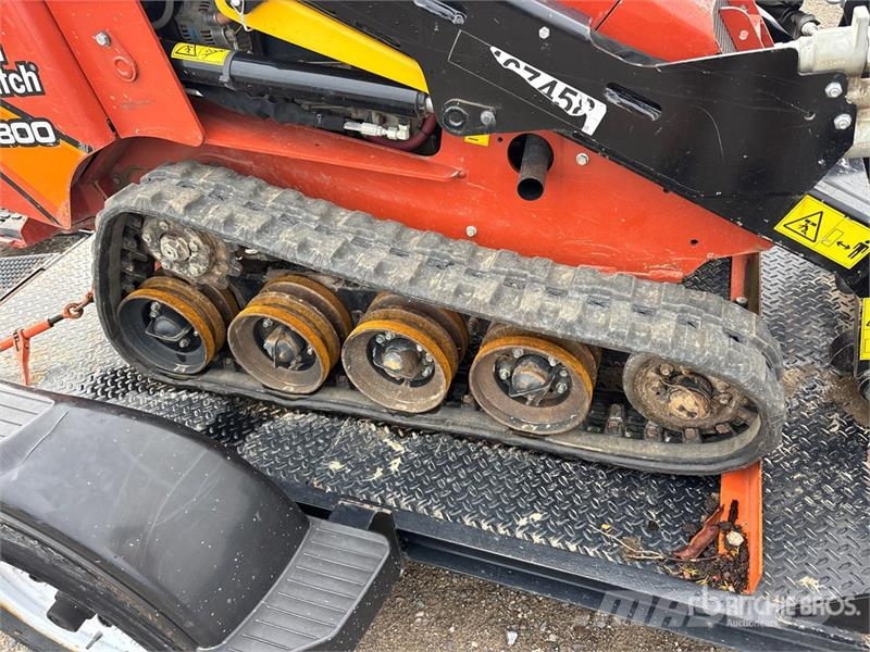 Ditch Witch SK800 Mini Compact Track Loader Kompaktlader