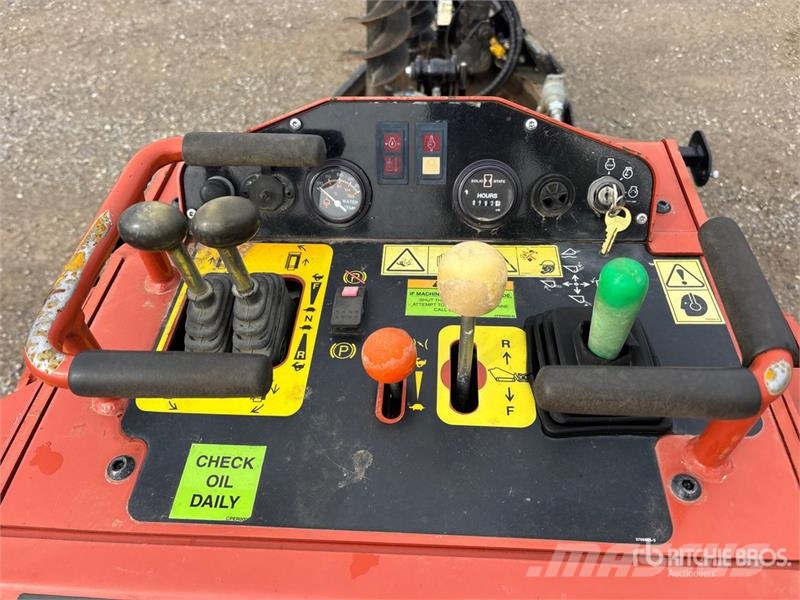 Ditch Witch SK800 Mini Compact Track Loader Kompaktlader