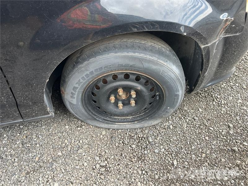 Dodge Grand Caravan Minivan (Inoperable) Автомобілі