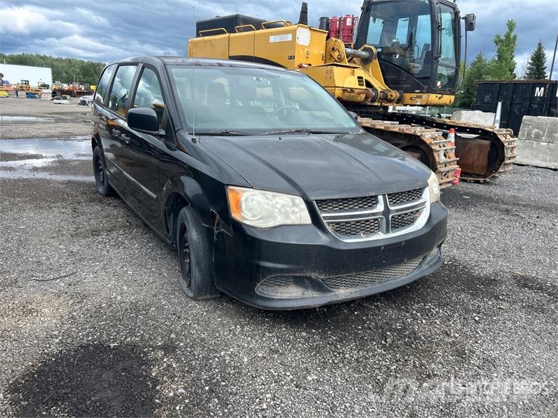 Dodge Grand Caravan Minivan (Inoperable) Автомобілі