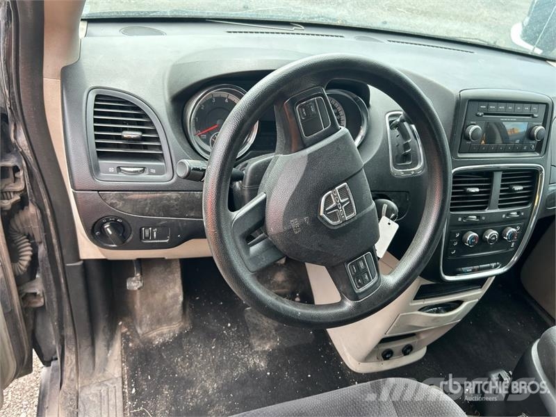 Dodge Grand Caravan Minivan (Inoperable) Автомобілі