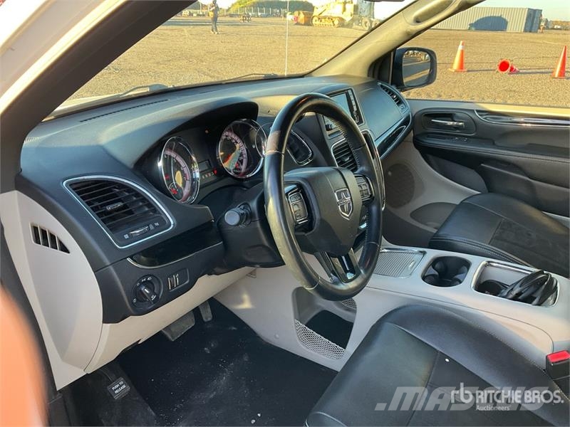 Dodge Grand Caravan SE Cars
