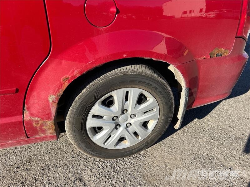 Dodge Grand Caravan SE سيارات