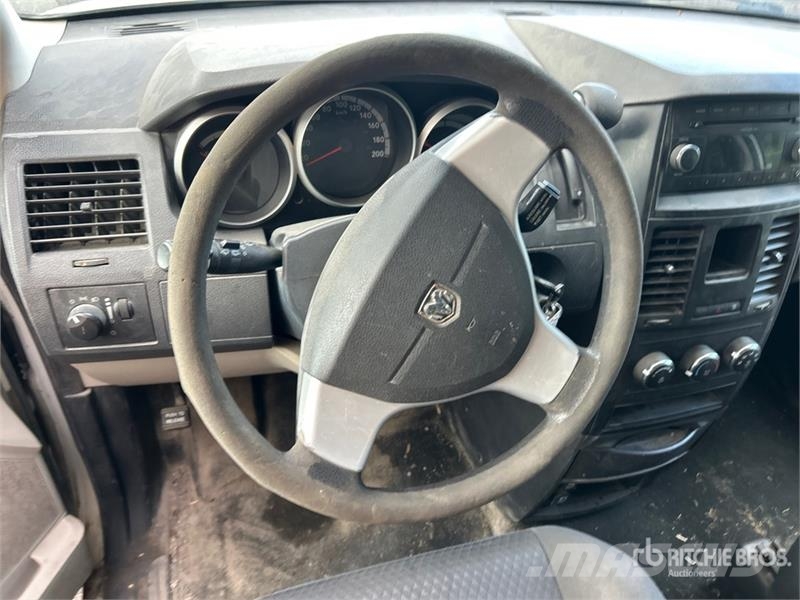 Dodge Grand Caravan SE Automobily