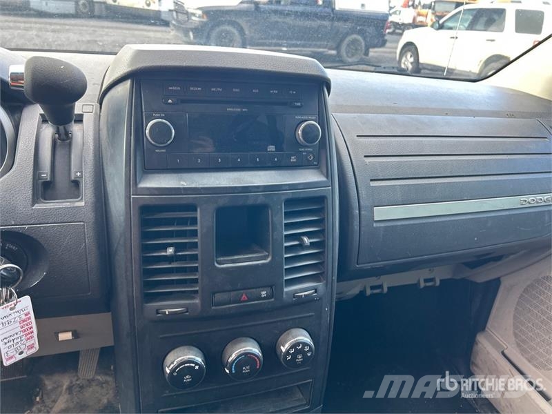 Dodge Grand Caravan SE Automobily