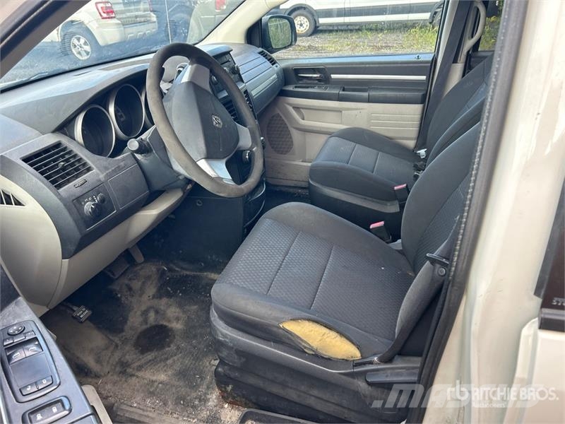 Dodge Grand Caravan SE Automobily