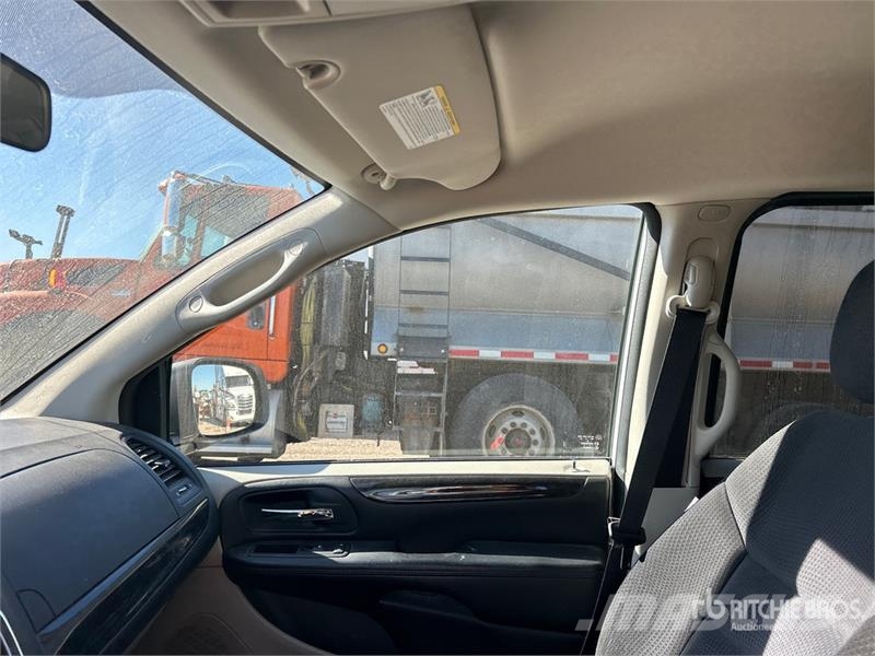 Dodge Grand Caravan SXT Minivan سيارات