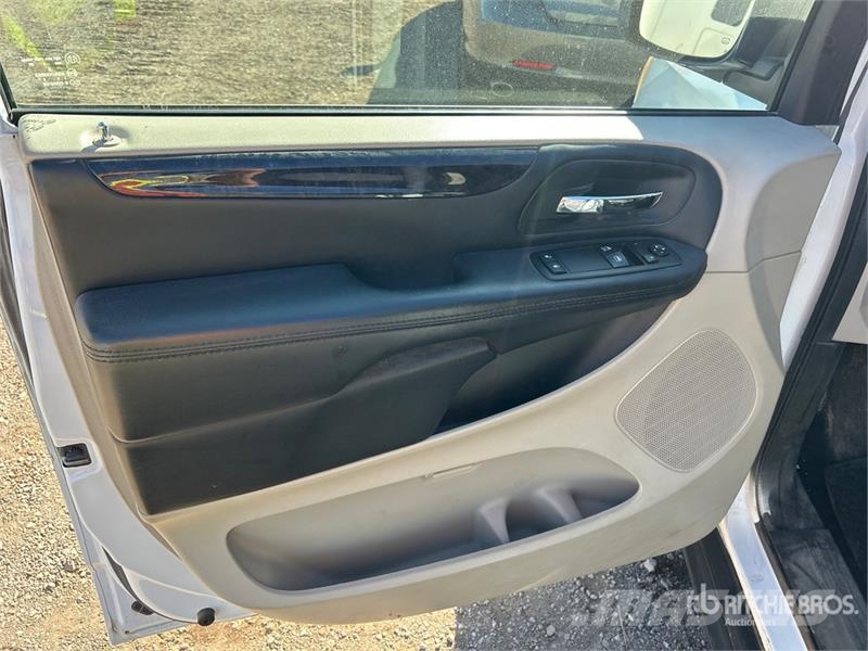 Dodge Grand Caravan SXT Minivan سيارات