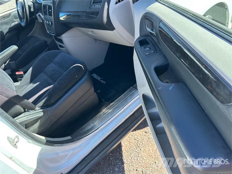 Dodge Grand Caravan SXT Minivan سيارات