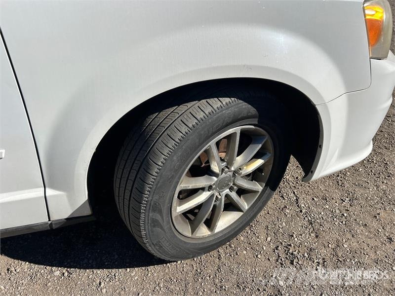 Dodge Grand Caravan SXT Minivan سيارات