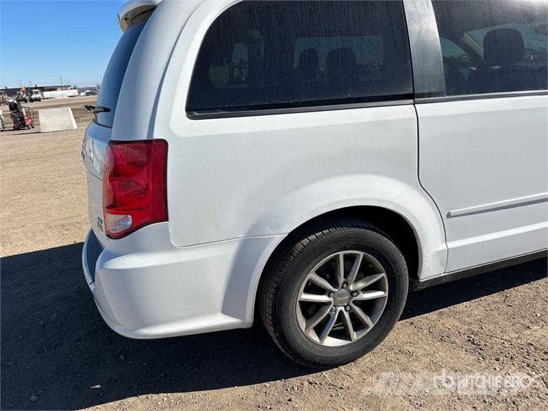Dodge Grand Caravan SXT Minivan سيارات