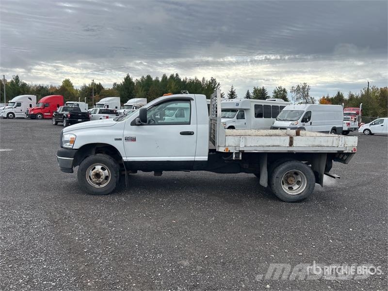 Dodge Ram 3500 4x2 Flatbed Truck Бордови